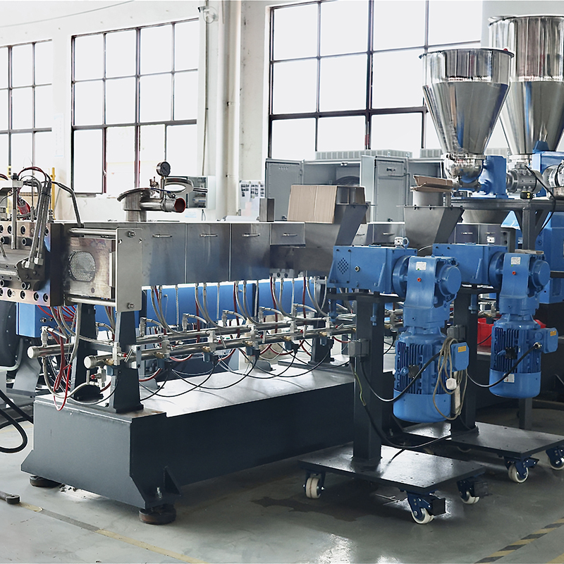 Twin Screw Extruder